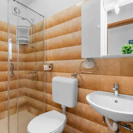 Feniks Appartement *